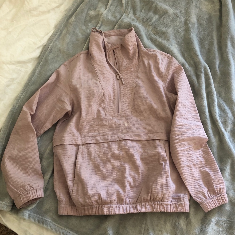 Lululemon size 4 pullover